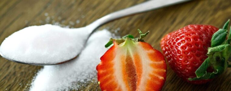 Owoce dla diabetyków: Truskawki na liście